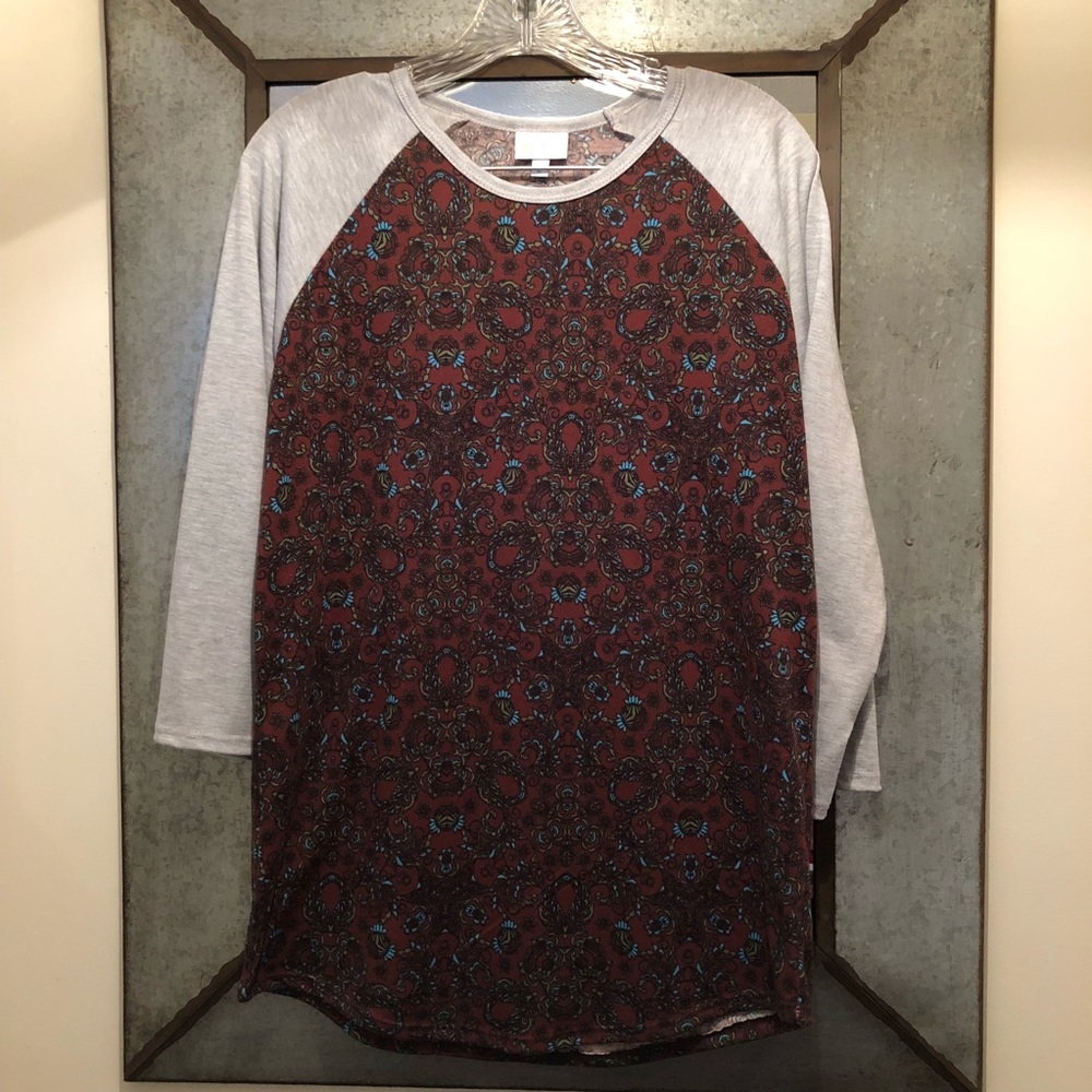 New LuLaRoe “randy” t-shirt